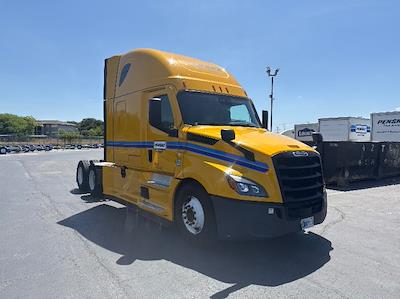 Used 2022 Freightliner Cascadia Detroit DD15AT Semi Truck with Sleeper Cab for sale #394246 - photo 1
