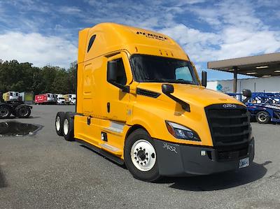 Used 2022 Freightliner Cascadia Detroit DD15AT Semi Truck with Sleeper Cab for sale #394252 - photo 1