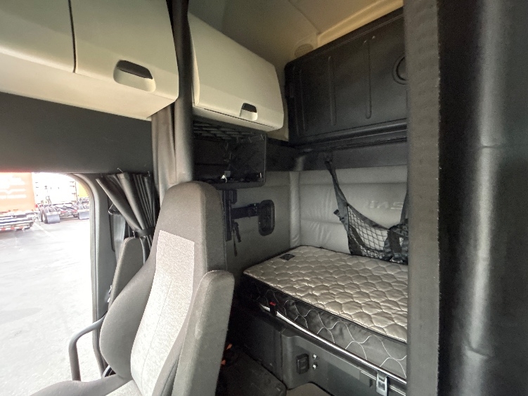 Used 2022 Freightliner Cascadia - photo 18
