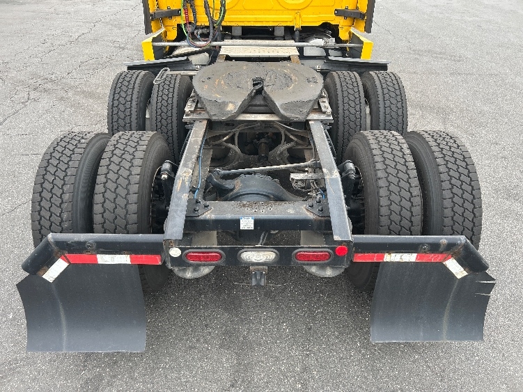 Used 2022 Freightliner Cascadia - photo 8