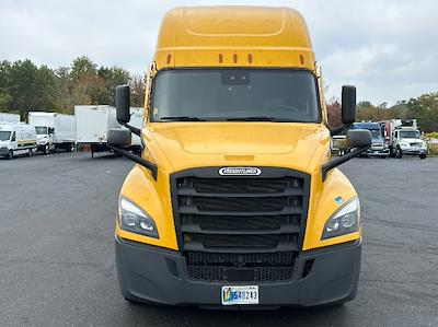Used 2022 Freightliner Cascadia Detroit DD15AT Semi Truck with Sleeper Cab for sale #394259 - photo 2