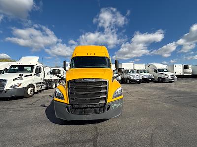 Used 2022 Freightliner Cascadia Detroit DD15AT Semi Truck with Sleeper Cab for sale #394263 - photo 2