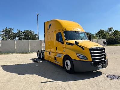 Used 2022 Freightliner Cascadia Detroit DD15AT Semi Truck with Sleeper Cab for sale #394264 - photo 1