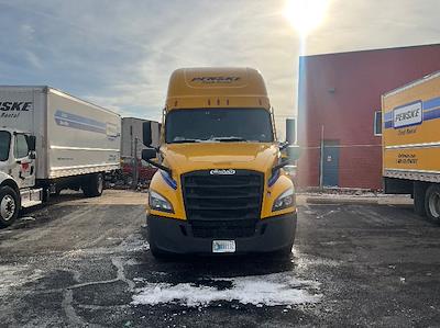 Used 2022 Freightliner Cascadia Detroit DD15AT Semi Truck with Sleeper Cab for sale #394270 - photo 2