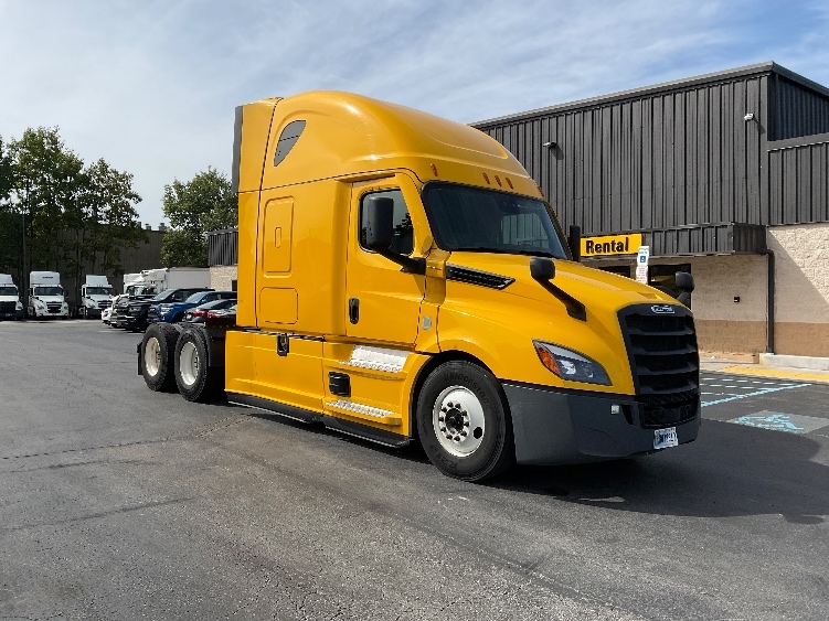 Used 2022 Freightliner Cascadia - photo 1