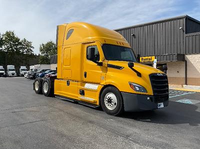 Used 2022 Freightliner Cascadia Detroit DD15AT Semi Truck with Sleeper Cab for sale #394279 - photo 1