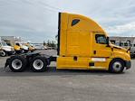 Used 2022 Freightliner Cascadia Detroit DD15AT Semi Truck with Sleeper Cab for sale #394292 - photo 8