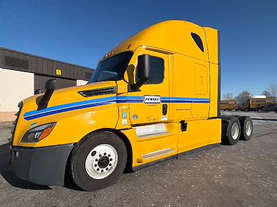 Used 2022 Freightliner Cascadia Detroit DD15AT Semi Truck with Sleeper Cab for sale #394298 - photo 1