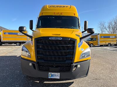 Used 2022 Freightliner Cascadia Detroit DD15AT Semi Truck with Sleeper Cab for sale #394298 - photo 2