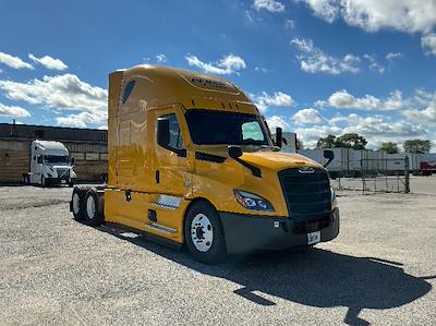Used 2022 Freightliner Cascadia Detroit DD15AT Semi Truck with Sleeper Cab for sale #394303 - photo 1