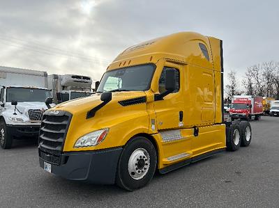 Used 2022 Freightliner Cascadia Detroit DD15AT Semi Truck with Sleeper Cab for sale #394306 - photo 1