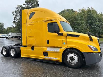 Used 2022 Freightliner Cascadia Detroit DD15AT Semi Truck with Sleeper Cab for sale #394316 - photo 1