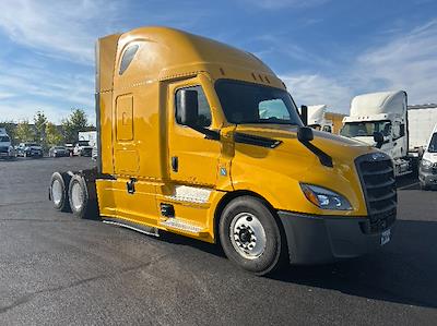 Used 2022 Freightliner Cascadia Detroit DD15AT Semi Truck with Sleeper Cab for sale #394317 - photo 1