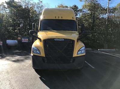 Used 2022 Freightliner Cascadia Detroit DD15AT Semi Truck with Sleeper Cab for sale #394325 - photo 2