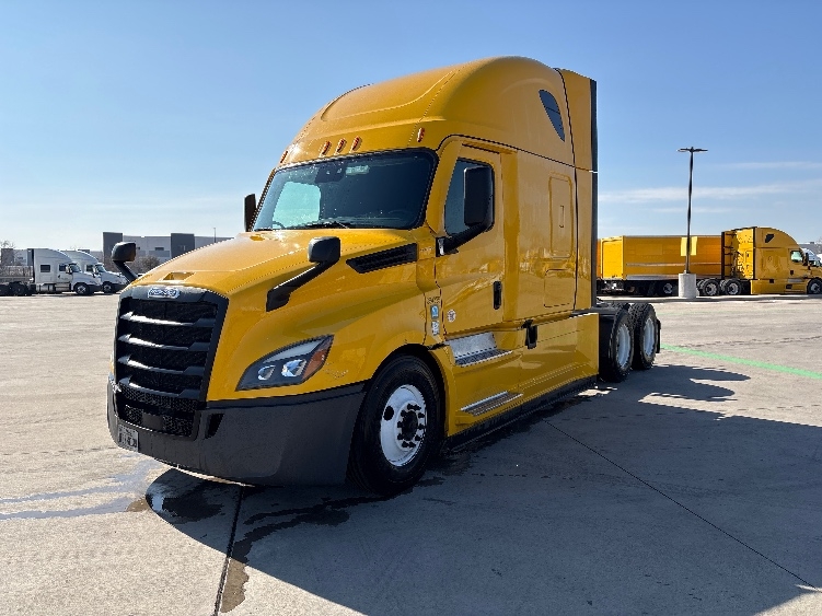 Used 2022 Freightliner Cascadia - photo 5