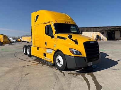 Used 2022 Freightliner Cascadia - photo 1