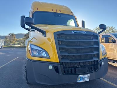 Used 2022 Freightliner Cascadia Detroit DD15AT Semi Truck with Sleeper Cab for sale #394331 - photo 2