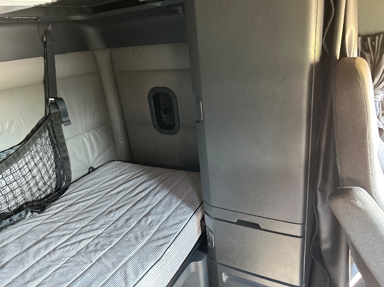Used 2022 Freightliner Cascadia - photo 20