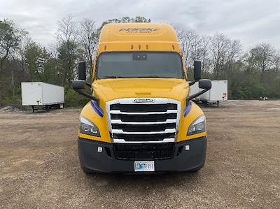Used 2022 Freightliner Cascadia Detroit DD15AT Semi Truck with Sleeper Cab for sale #394377 - photo 2