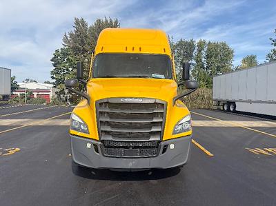 Used 2022 Freightliner Cascadia Detroit DD15AT Semi Truck with Sleeper Cab for sale #394378 - photo 2
