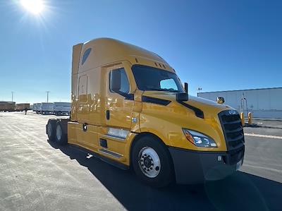Used 2022 Freightliner Cascadia Detroit DD15AT Semi Truck with Sleeper Cab for sale #394381 - photo 1