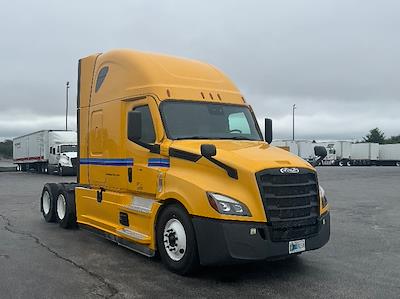 Used 2022 Freightliner Cascadia Detroit DD15AT Semi Truck with Sleeper Cab for sale #394391 - photo 1