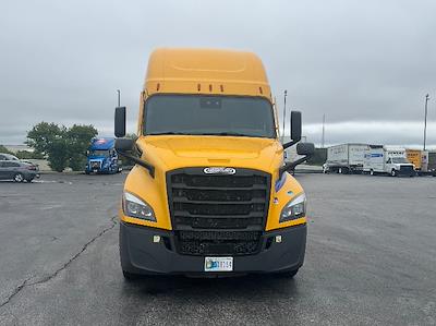 Used 2022 Freightliner Cascadia Detroit DD15AT Semi Truck with Sleeper Cab for sale #394391 - photo 2