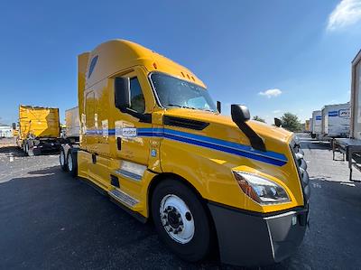 Used 2022 Freightliner Cascadia Detroit DD15AT Semi Truck with Sleeper Cab for sale #394415 - photo 1