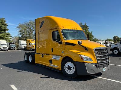 Used 2022 Freightliner Cascadia Detroit DD15AT Semi Truck with Sleeper Cab for sale #394416 - photo 1