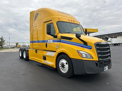 Used 2022 Freightliner Cascadia Detroit DD15AT Semi Truck with Sleeper Cab for sale #394435 - photo 1