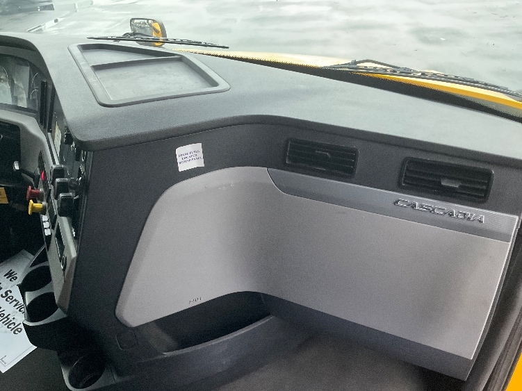 Used 2022 Freightliner Cascadia - photo 16