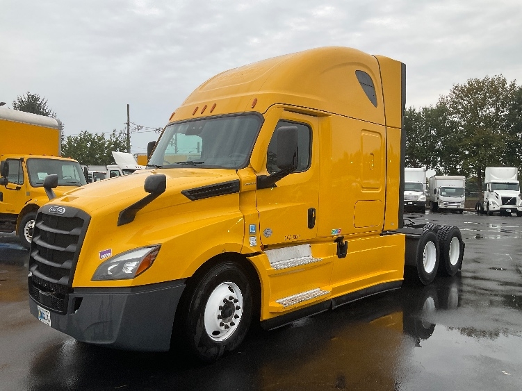 Used 2022 Freightliner Cascadia - photo 5