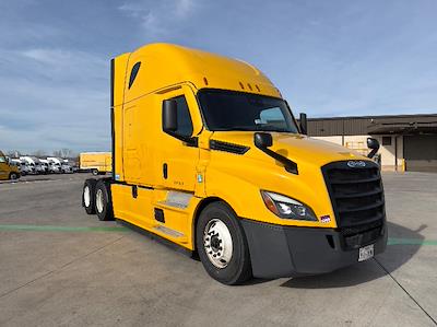 Used 2022 Freightliner Cascadia - photo 1