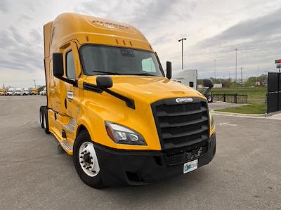 Used 2022 Freightliner Cascadia - photo 1