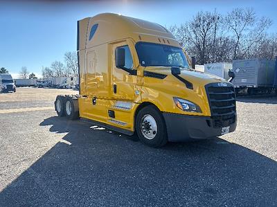 Used 2022 Freightliner Cascadia Detroit DD15AT Semi Truck with Sleeper Cab for sale #394469 - photo 1