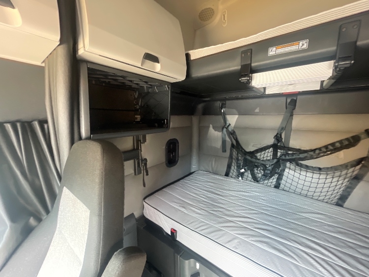 Used 2022 Freightliner Cascadia - photo 20