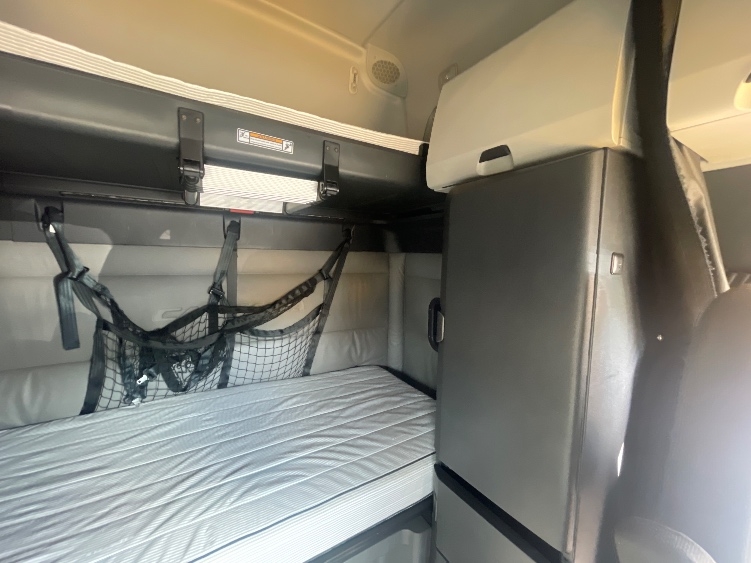 Used 2022 Freightliner Cascadia - photo 21