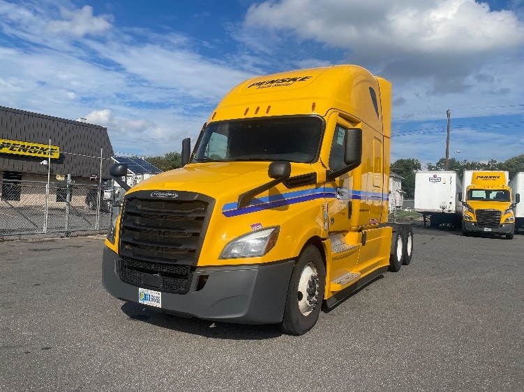 Used 2022 Freightliner Cascadia - photo 5