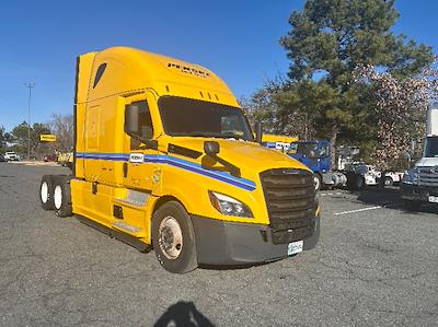 Used 2022 Freightliner Cascadia Detroit DD15AT Semi Truck with Sleeper Cab for sale #394497 - photo 1