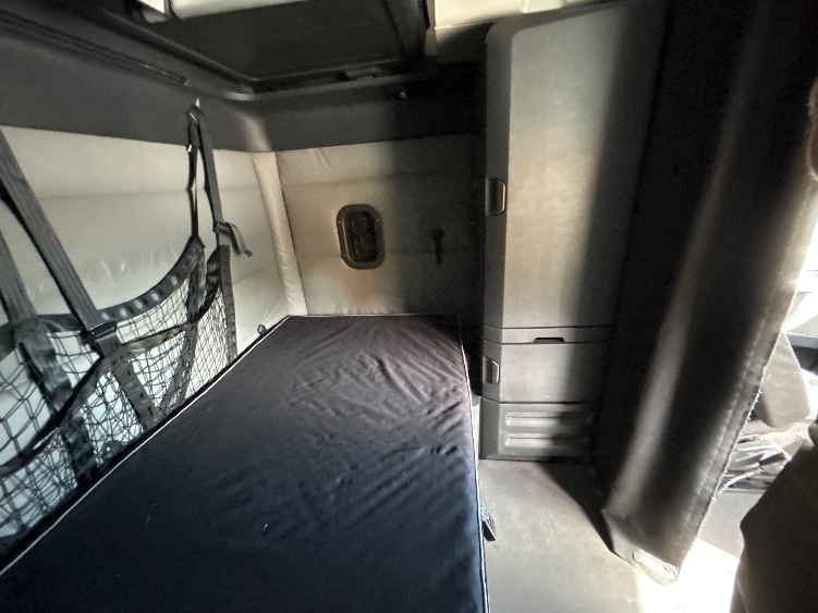 Used 2022 Freightliner Cascadia - photo 20