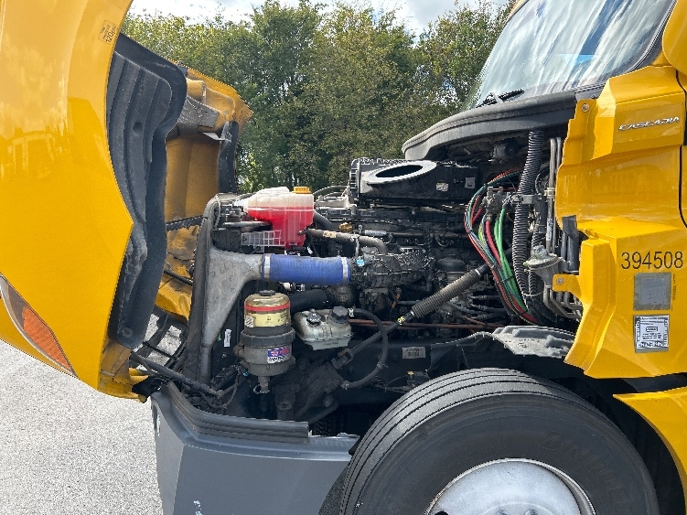 Used 2022 Freightliner Cascadia - photo 23
