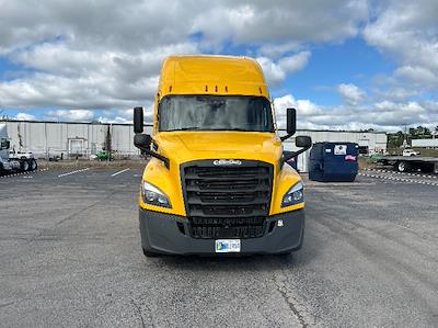 Used 2022 Freightliner Cascadia Detroit DD15AT Semi Truck with Sleeper Cab for sale #394508 - photo 2