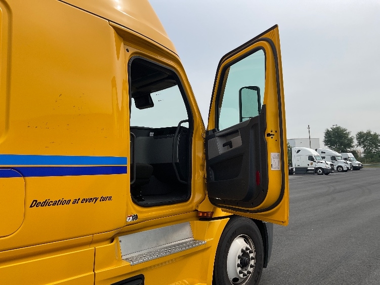 Used 2022 Freightliner Cascadia - photo 15