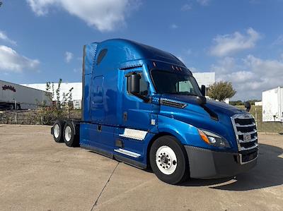 Used 2021 Freightliner Cascadia Detroit DD15AT Semi Truck with Sleeper Cab for sale #394520 - photo 1