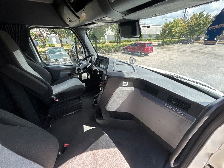 Used 2021 Freightliner Cascadia - photo 16