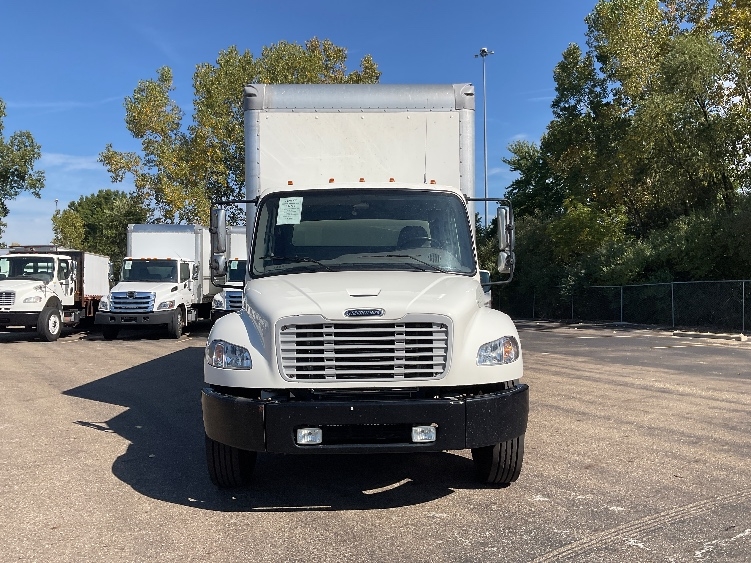 Used 2021 Freightliner M2 106 - photo 2