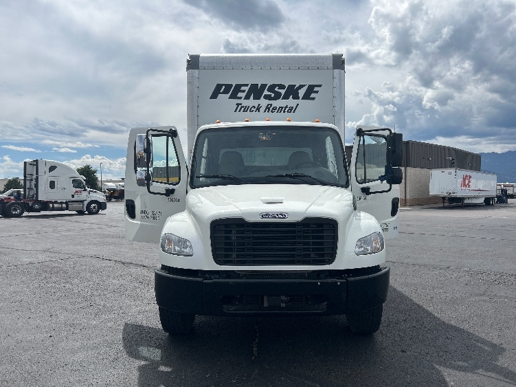 Used 2022 Freightliner M2 106 - photo 2