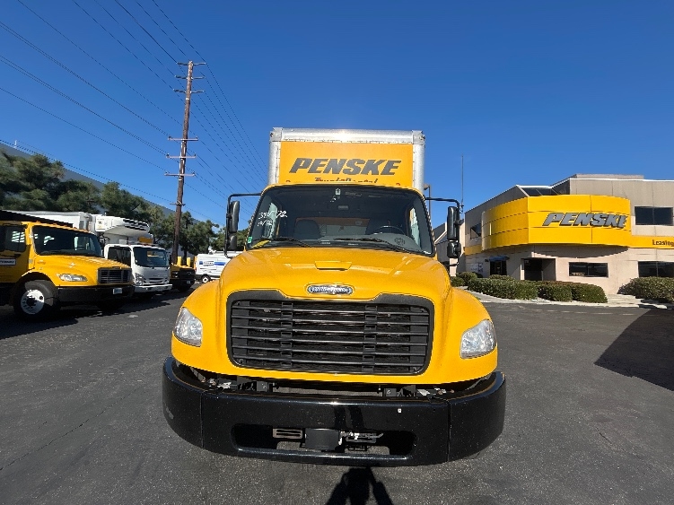 Used 2022 Freightliner M2 106 - photo 2