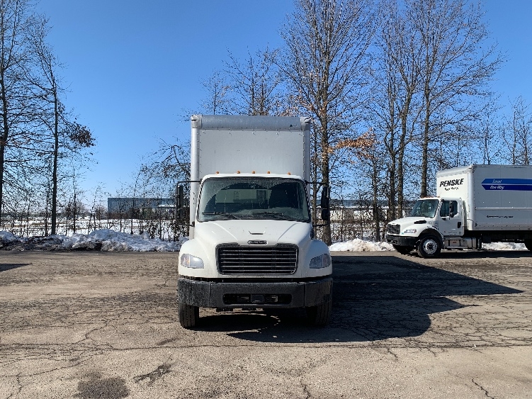 Used 2022 Freightliner M2 106 - photo 2