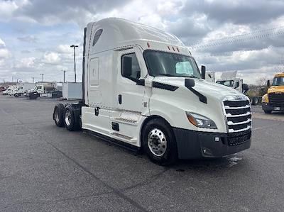 Used 2021 Freightliner Cascadia - photo 1